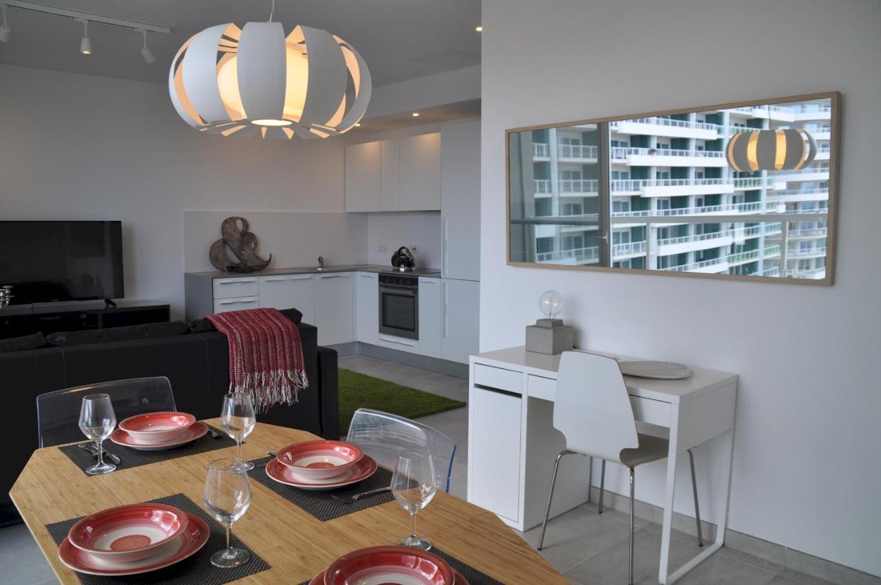 Modern Seaview Apartment In A Prime Location Слима Экстерьер фото